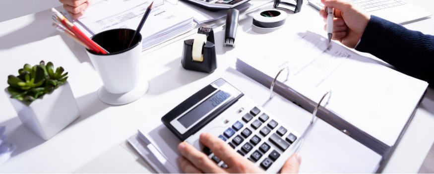 Calculadora sobre caderno de dados para contabilidade gerencial.