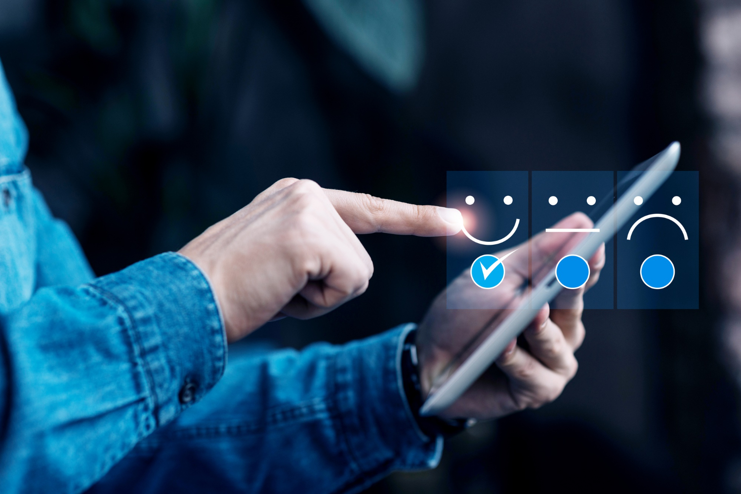 Entenda como o feedback do cliente impulsiona o marketing para sistemas, melhora produtos, fortalece a marca e aumenta a satisfação.